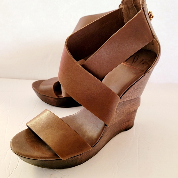 Diane von Furstenberg Opal Crisscross Wedge Sandal Sz 8.5 - Picture 9 of 12